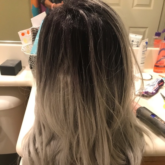Grey wig - Picture 3 of 4